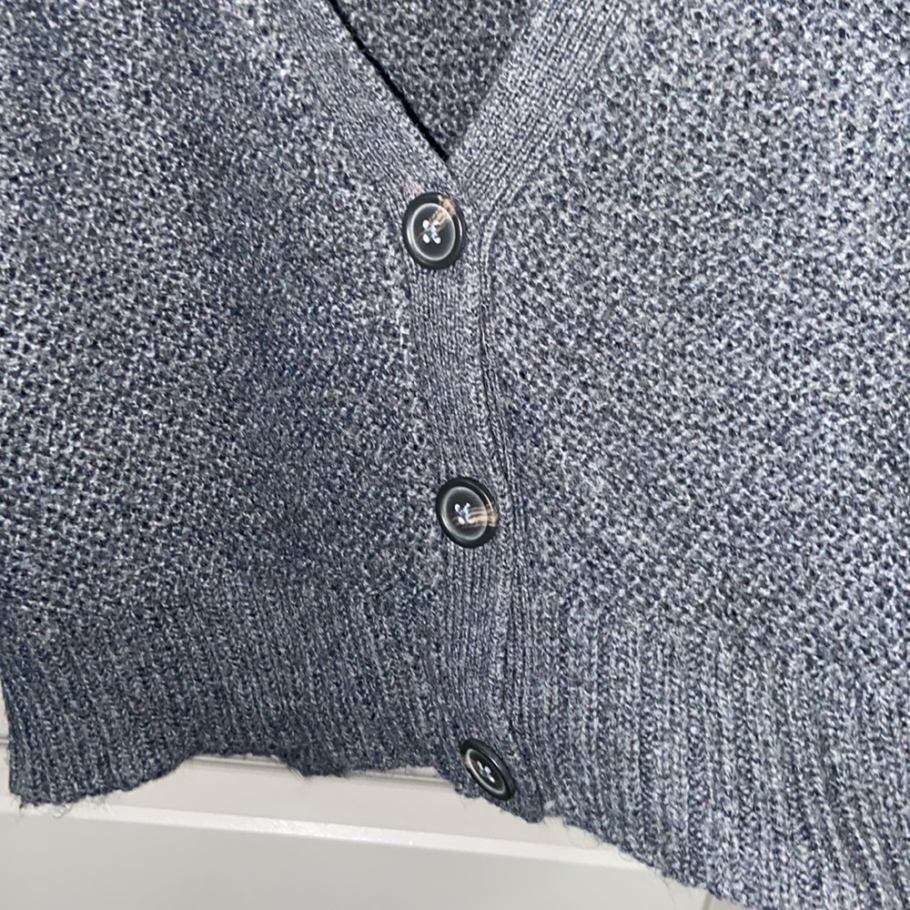 Cropped gray sweater - Picture 3 of 4